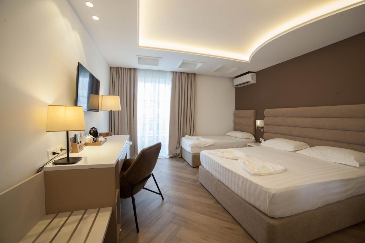 Grand Blue Fafa Resort & Spa Durrës 外观 照片