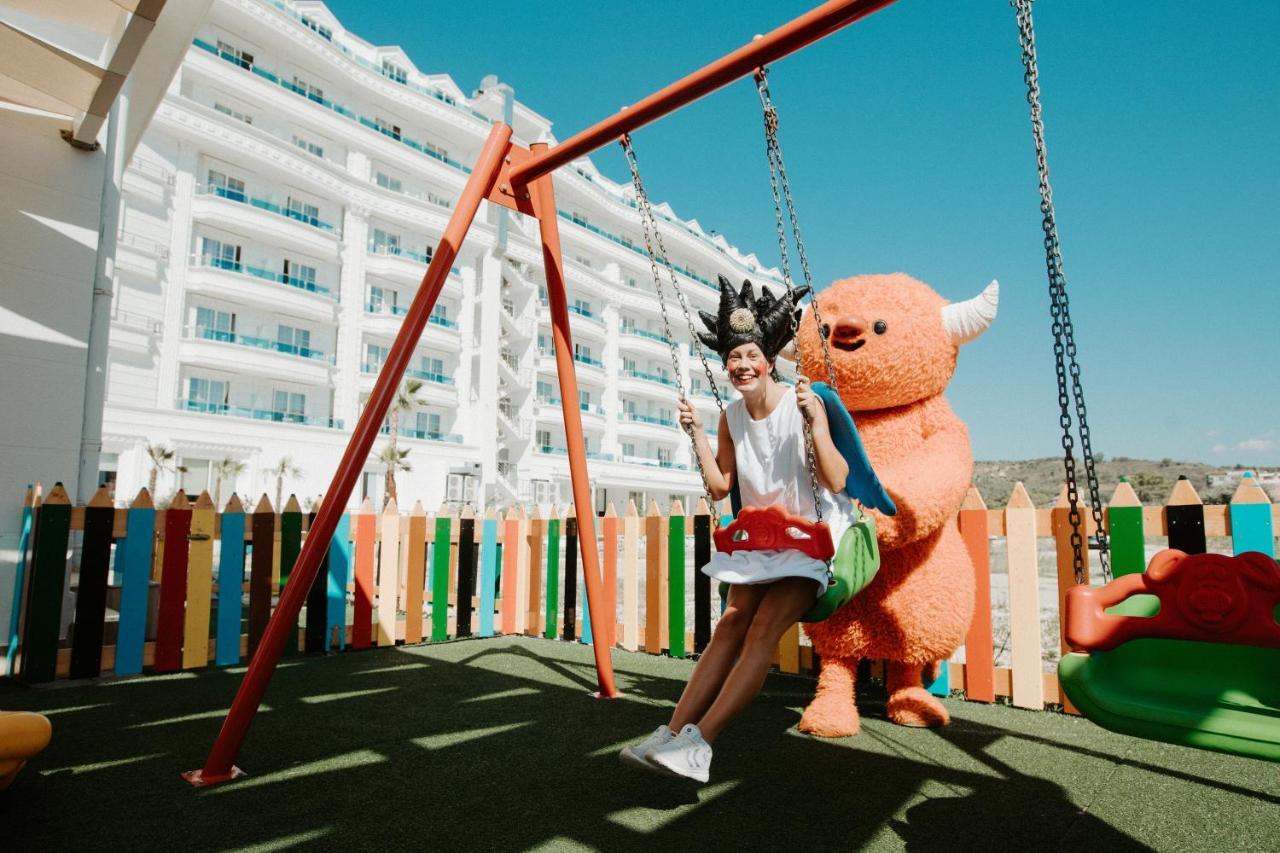 Grand Blue Fafa Resort & Spa Durrës 外观 照片
