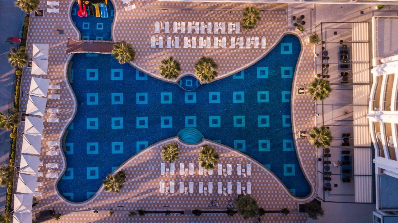 Grand Blue Fafa Resort & Spa Durrës 外观 照片